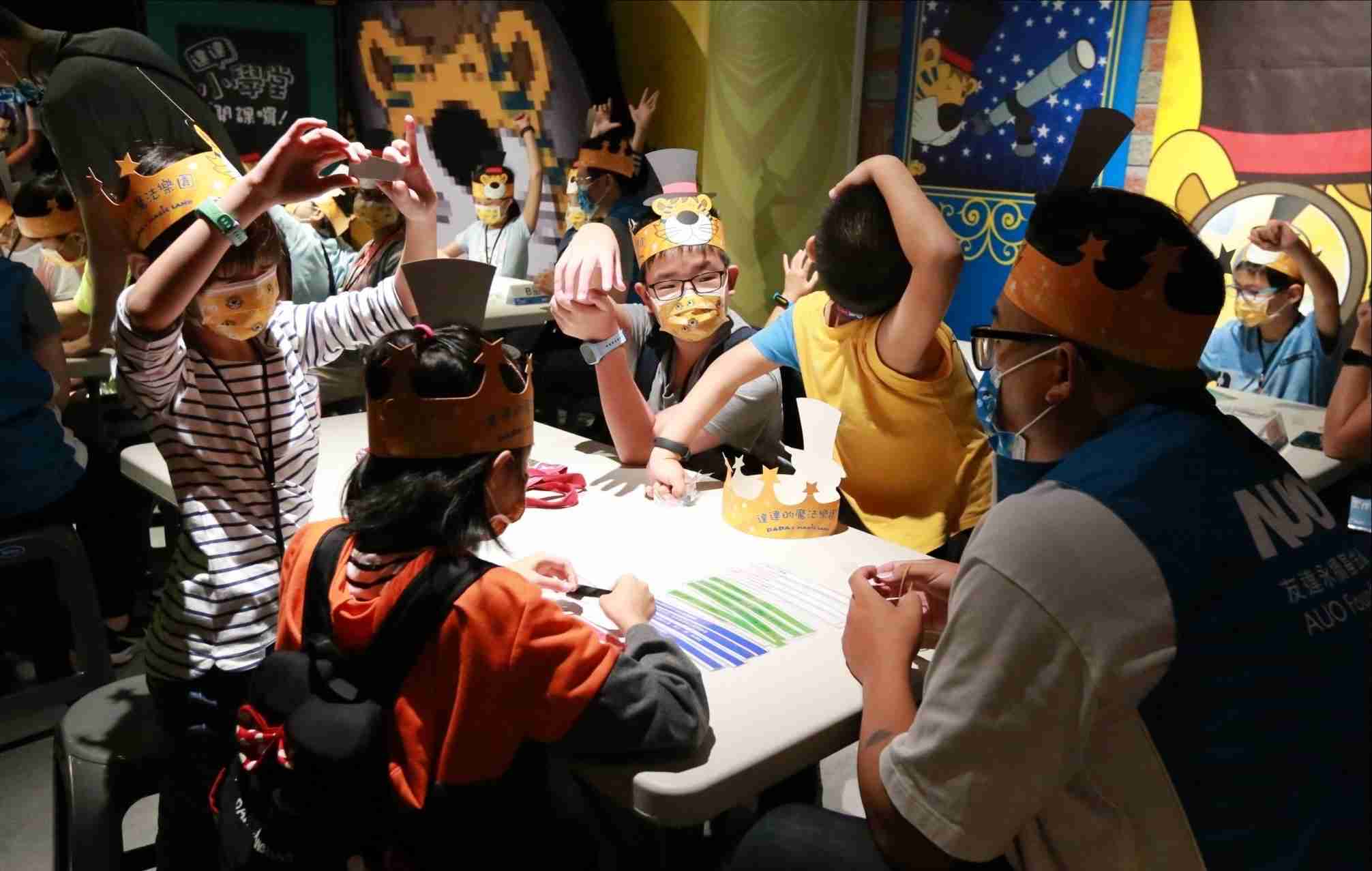 云顶国际8588yd以永续理念推动全人教育计划，，，内外结盟储备科普教育人才，，，荣获亚太永续行动奖社会共融面的金奖肯定